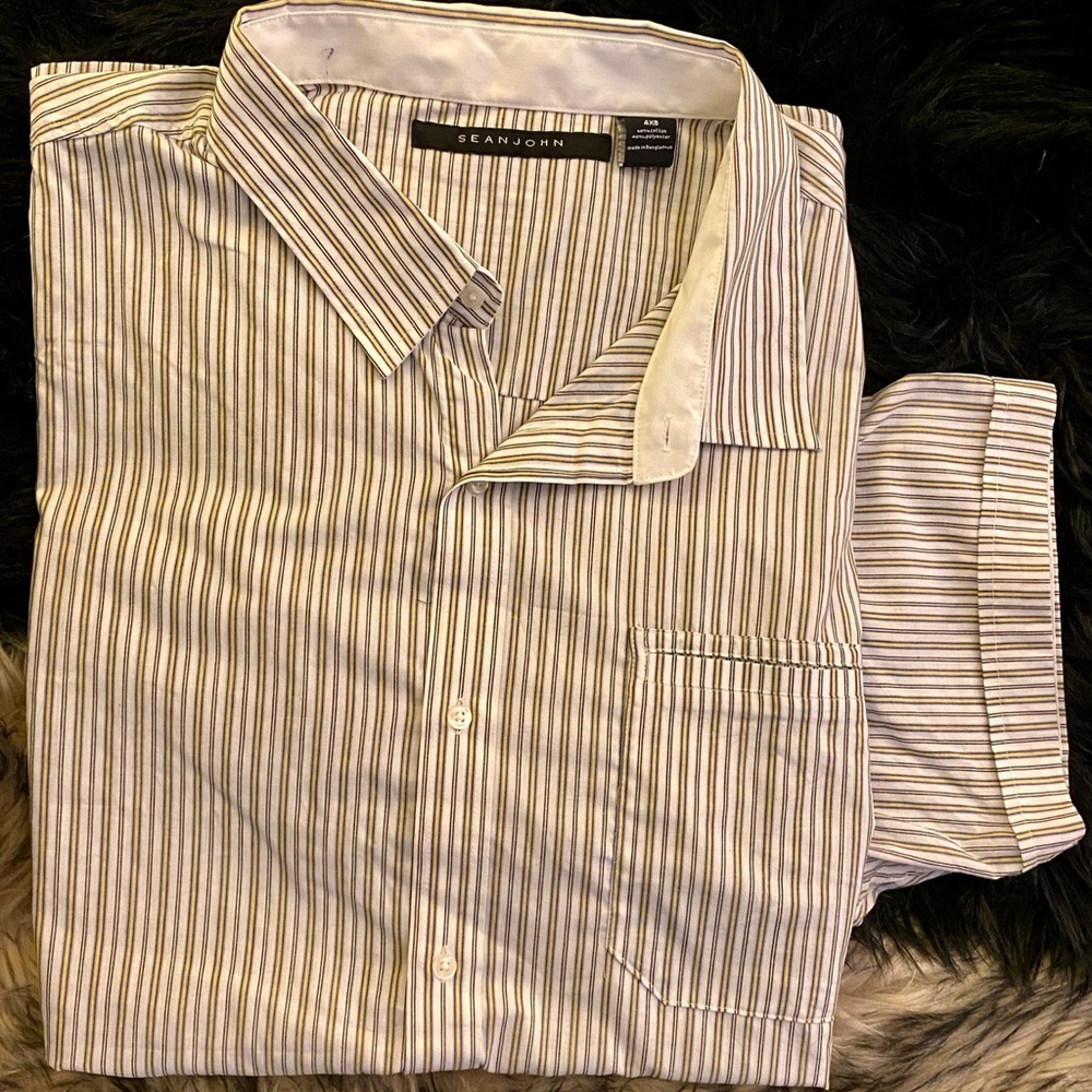 Sean John Men’s White with Grey and Green Stripes Short Sleeve Button-Up Shirt!